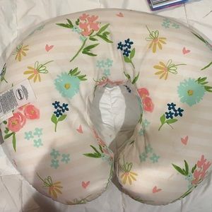 Breastfeeding pillow